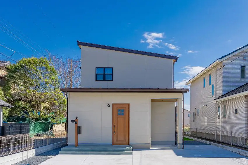 【千葉の新築注文住宅】新着事例 |デザインドアがアクセントのグレージュベースの住まい